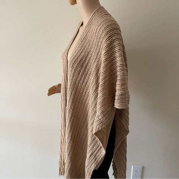 Cable Knit Ruana Camel Fringe Poncho Cardigan - Picture 8 of 9
